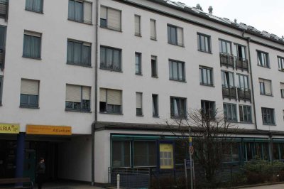 Lechhausen - attraktive, ruhige 1,5 Zimmer Wohnung mit Wintergarten