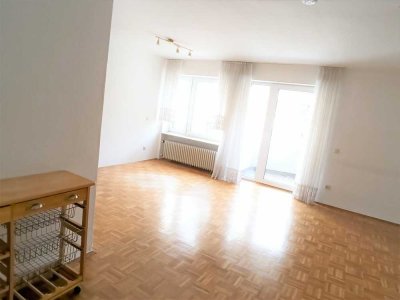 Renditeobjekt -Modernisierte 3 Zimmerwohnung mit Balkon