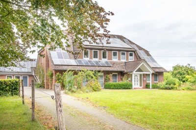 Auch mit Pferdehaltung möglich! Mehrfamilienhaus mit weiteren Einnahmequellen und Weitblick zu verka