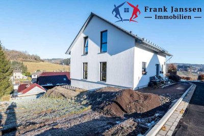 Freistehendes Einfamilienhaus  - BJ 2023 - kfw55-Standard - Lüftungsanlage inkl. Klimafunktion