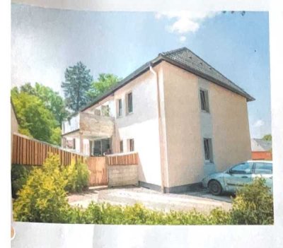 Renovierte 3-Raum-Wohnung mit Balkon und Einbauküche in Solingen