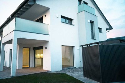 Wunderschöne Zweizimmerwohnung im Erdgeschoß mit Garten und Carport im Niedrigenergiehaus