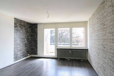 Einmal neu gestalten bitte! Zentral, mit Balkon, Stellplatz und Einbauküche