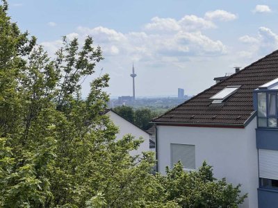 Exklusive Wohnoase mit Skyline-Blick – Wohnen und Arbeiten in perfekter Harmonie