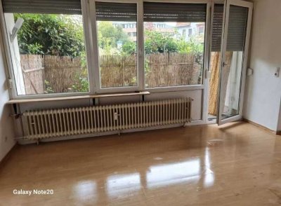 Stilvolle, gepflegte 1,5-Zimmer-Terrassenwohnung mit Balkon und EBK in Reutlingen