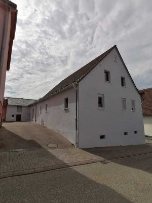 Schönes Einfamilienhaus in Herzen von Kälbertshausen.