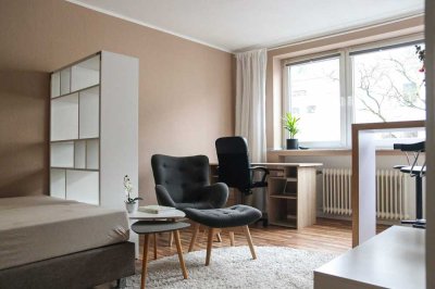 Exklusive, gut geschnittene 1 Zimmer Wohnung, Top Lage, möbliert und ab sofort bezugsfrei