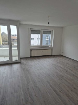 Vollständig renovierte 2-Zimmer-Wohnung mit Balkon in Mönchengladbach