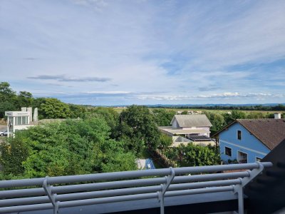 TRAUMHAFTE BALKONWOHNUNG MIT HERRLICHEM AUSBLICK UND MORGENSONNE - PROVISIONSFREI - SCHLÜSSELFERTIG INKL. BAD UND OPTIONAL MIT TIEFGARAGENPARKPLATZ