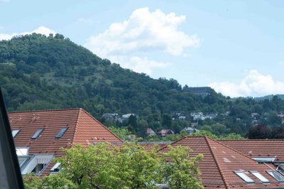 Schöne Stadtwohnung mit Aufzug und Garage