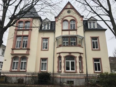 Charmante und gemütliche 2 Zimmer-Wohnung in einem wunderschönen, denkmalgeschützten Altbau in be...