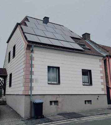 Einfamilienhaus mit Garten, Dachterrasse und solider Photovoltaikanlage