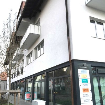 Grosszügige, renovierte 2 Zi. Wohnung im Zentrum