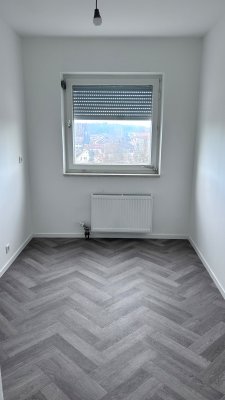 Erstbezug nach Sanierung! 3,5- Zi-Whg mit TG+Balkon in Top Lage