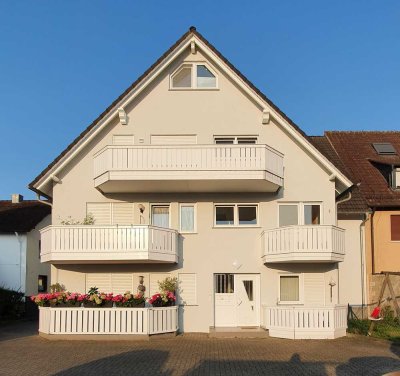 Gepflegte Wohnung mit drei Zimmern und Balkon in Kleinostheim