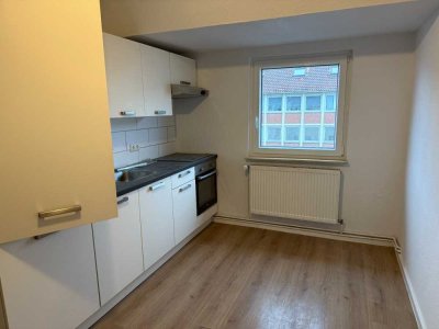 Schöne große neu renovierte 3. Zimmer Wohnung  in Wilhelmshaven zu vermieten.