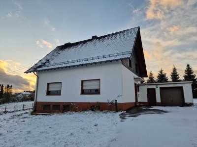 Freistehendes Einfamilienhaus mit großem Grundstück in Sasserath...