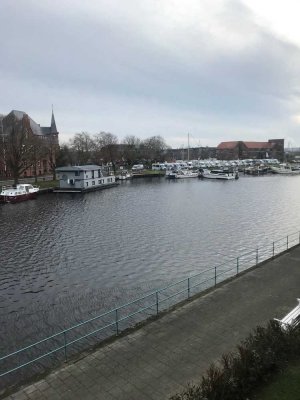 3-Zimmer-Wohnung mit Einbauküche und Blick auf den Falderndelft