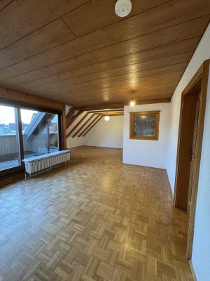 Helle und geräumige 4-Zimmer-Wohnung in ruhiger Lage in Neu-Ulm/Burlafingen