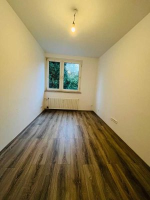 3 Zimmer Erdgeschoss Wohnung mit Balkon