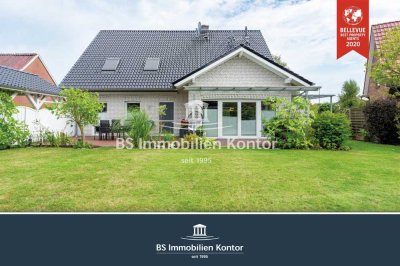 Einfamilienhaus mit gehobener Ausstattung, Garage, Carport, Terrasse und Gartenanlage!