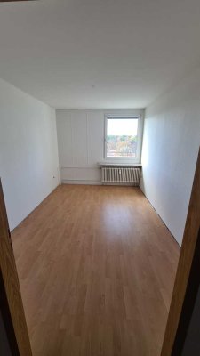 (Fast fertig) renovierte 3,5-Raum-Wohnung zu vermieten.