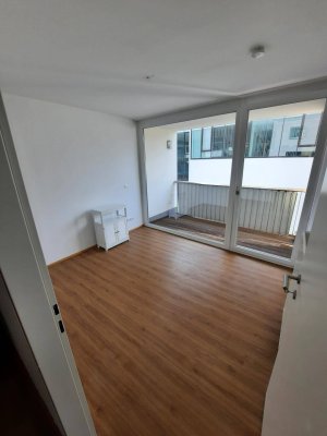 Schöne 3-Zimmer Wohnung, mit 2 Loggien Blickrichtung Inn.