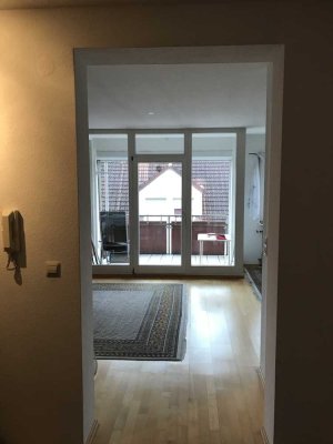 Stilvolle, gepflegte 4-Raum-Wohnung mit gehobener Innenausstattung mit Balkon und EBK in Heilbronn