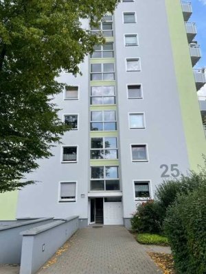 Schöne 2-Zimmer-Wohnung mit Duschbad und Balkon