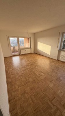 Geschmackvolle 2-Raum-Wohnung mit geh. Innenausstattung mit Balkon und EBK in Giengen an der Brenz