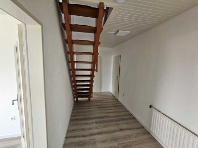 Schöne 2-Zimmer-Dachgeschosswohnung-Wohnung in Mülheim an der Ruhr für 1-2 Personen