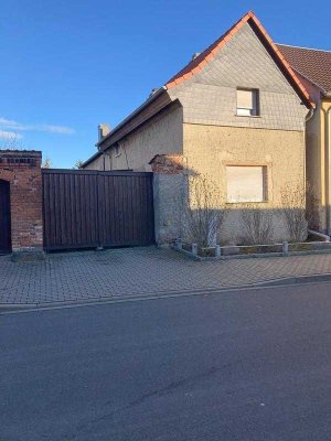 Einfamilienhaus mit Werkstatt und Lagerflächen in Bitterfeld OT Bobbau