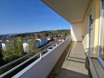 2-Zi.-ETW mit XXL- Balkonterrasse 
+ TG-Stellplatz
+ Aufzug vor die Tür
+ Bezugsfrei ab sofort!