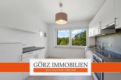 Kernsanierte und modernisierte  3 Zimmer-Endetagen-Wohnung mit Balkon und Lift