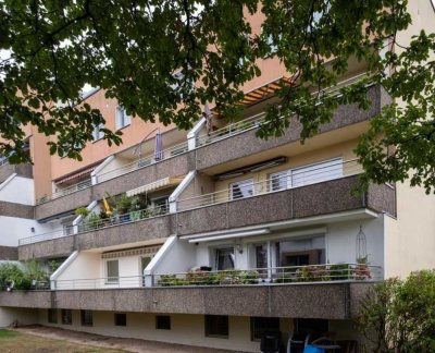 Gut geschnittene Wohnung mit riesen Balkon