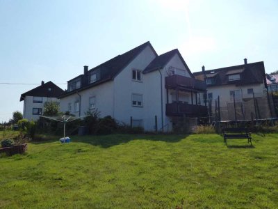 Schöne und gepflegte 3-Raum-Wohnung mit Terrasse und Einbauküche in Gummersbach