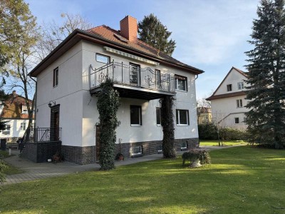 Geräumte 2 Familien-Villa in Finkenkrug. 200 qm Wohnfläche + Vollkeller