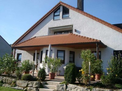 Schöne, helle 2-Zimmer Einliegerwohnung unterhalb der Weinberge im ruhigen Neubaugebiet