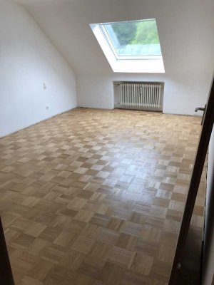 Helle 3,5-Zimmer-Dachgeschosswohnung mit Balkon in Bischberg