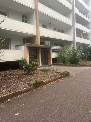 Attraktive 3-Zimmer-Wohnung im 4. Obergeschoss mit Loggia, in Karlsruhe/Waldstadt