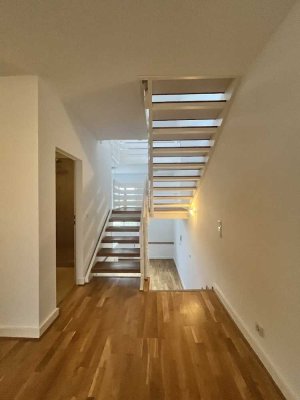 2 Zimmer Maisonette Oase nähe Wilhelmstraße mit EBK und XL Terrasse