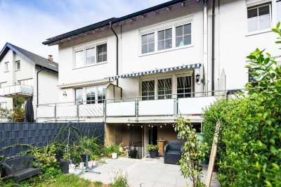 FAMILIENHEIM im Dorf: Reihenmittelhaus mit 4,5 Zimmern, Garten, Balkon, Garage, Keller & Speicher