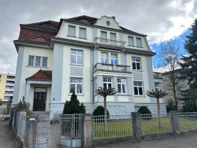 Hochwertig kernsanierte, sehr helle Souterrain-Wohnung in Jugendstil Villa am Kurpark