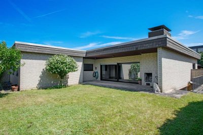 Großzügiger L-Form Bungalow mit Süd-West-Garten und Garage