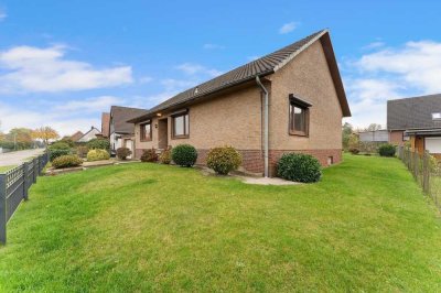 Schwanewede Neuenkirchen: Großzügiger Bungalow mit weitläufigem Grundstück und Garage