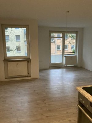 Schöne 1,5-Zimmer-Wohnung mit EBK in Hamburg Hoheluft-Ost