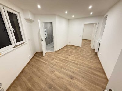 Erstbezug nach Sanierung mit Balkon: attraktive 2-Zimmer-Wohnung in Neustadt