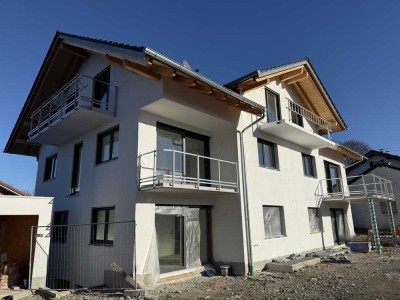 Traumhaftes Neubau 5  Zimmer Wohnung mit Dachterrasse und Bergblick