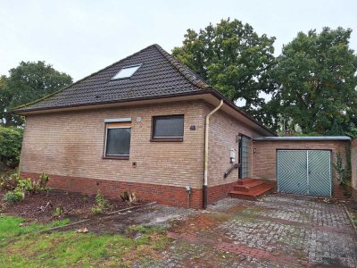 Klassischer Walmdachbungalow in Schortens, Ortsteil Grafschaft