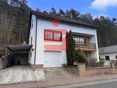 Solides Einfamilienhaus in ruhiger Waldrandlage.